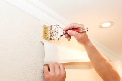 Pose de papier peint à Saint-Caradec — revêtements muraux et toiles de verre